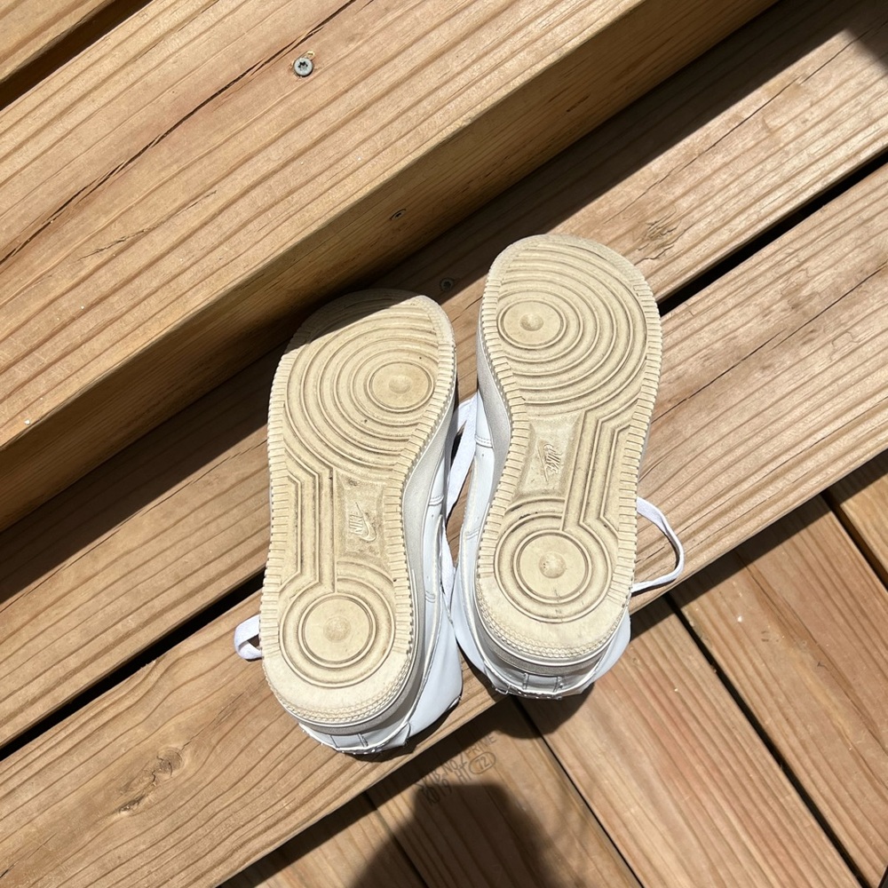 Nike Air Force One white leather high tops - Picture 8 of 9